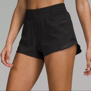 Lululemon Hotty Hot High Rise Short 2.5”